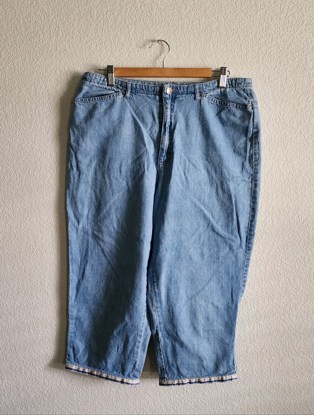 Crazy Horse Women's 14 Light Wash Ribbon Hem Capri